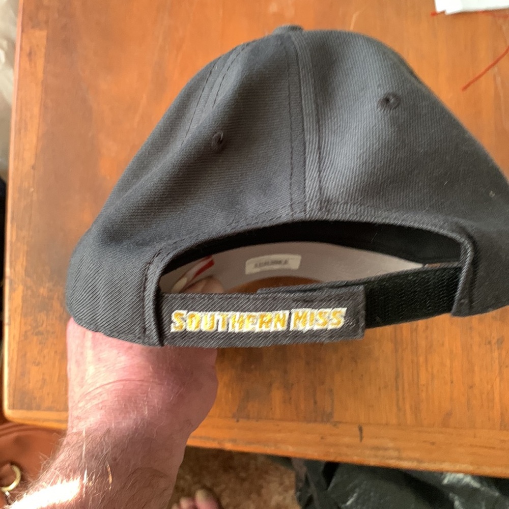 Hat - Picture 3 of 5